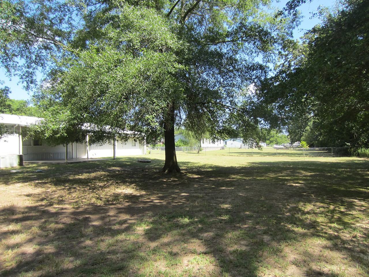 1104 Pecan Rdg #NA - Photo 2 of 20