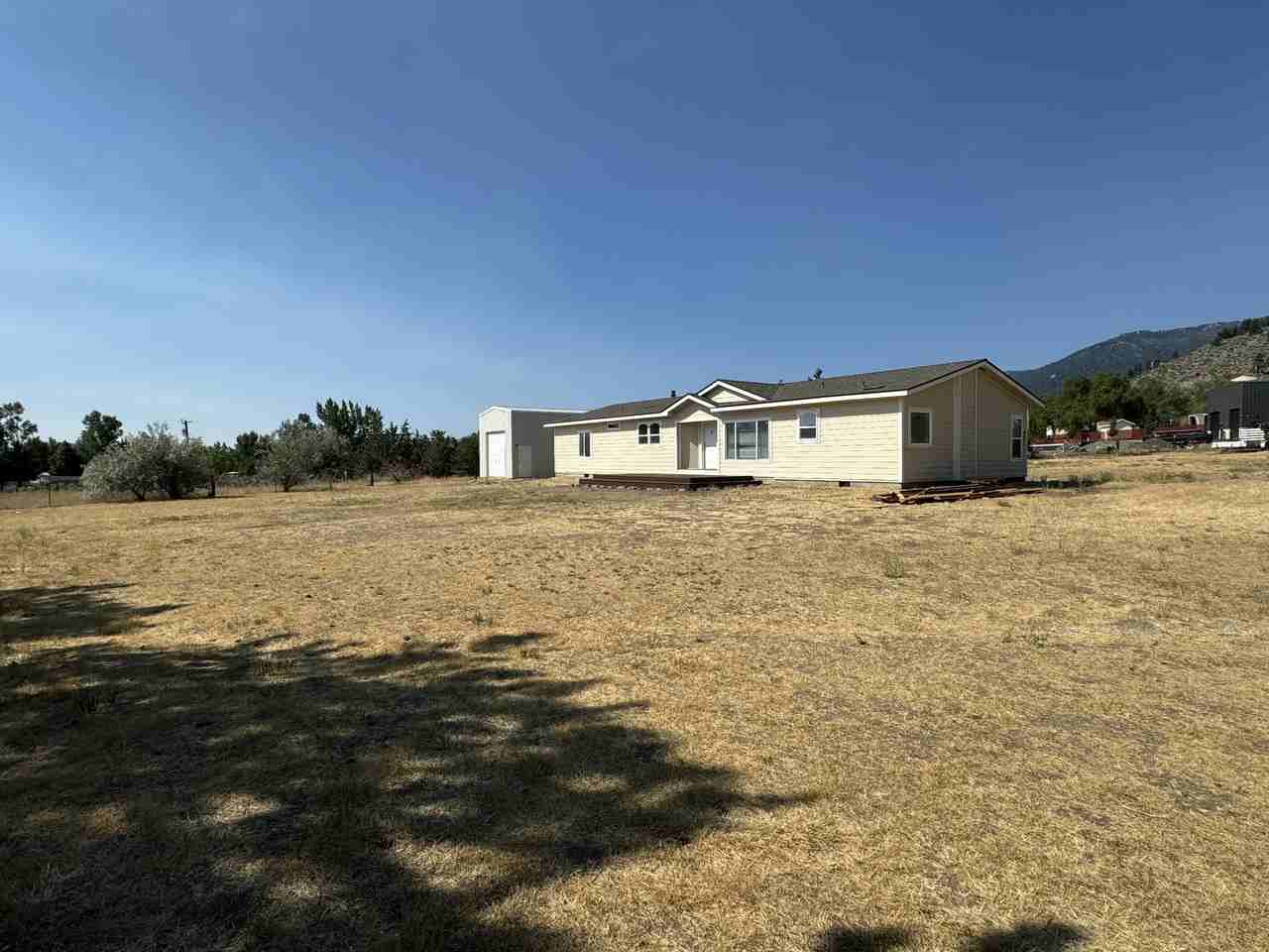 572 Us Highway 395 S #NA - Photo 2 of 27