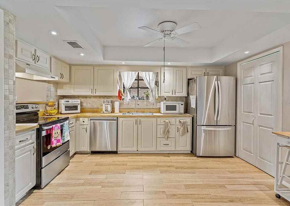 542 Belltower Ave #1ENDUNIT - Photo 2 of 17