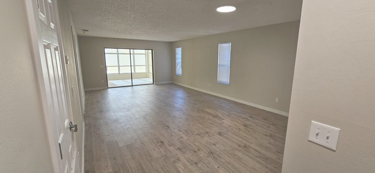 542 Belltower Ave #1ENDUNIT - Photo 6 of 16