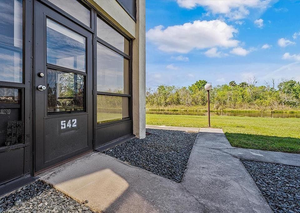 542 Belltower Ave #1ENDUNIT - Photo 4 of 13