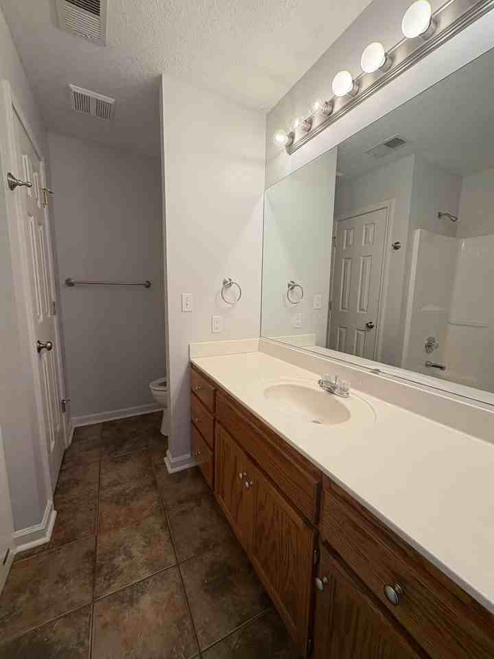 1407 Lakewood Dr #8 - Photo 6 of 6