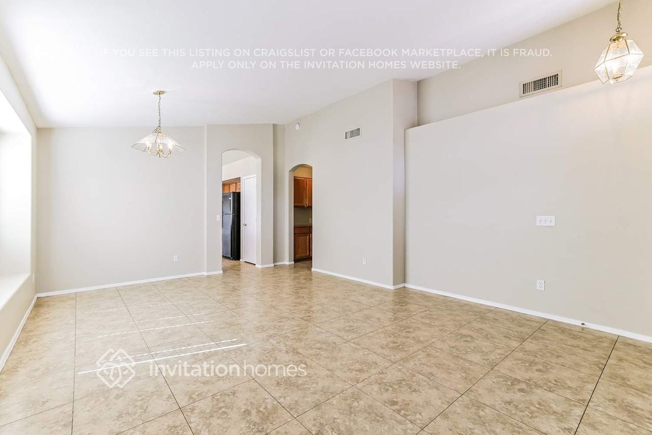 1391 E Gary Dr - Photo 7 of 17