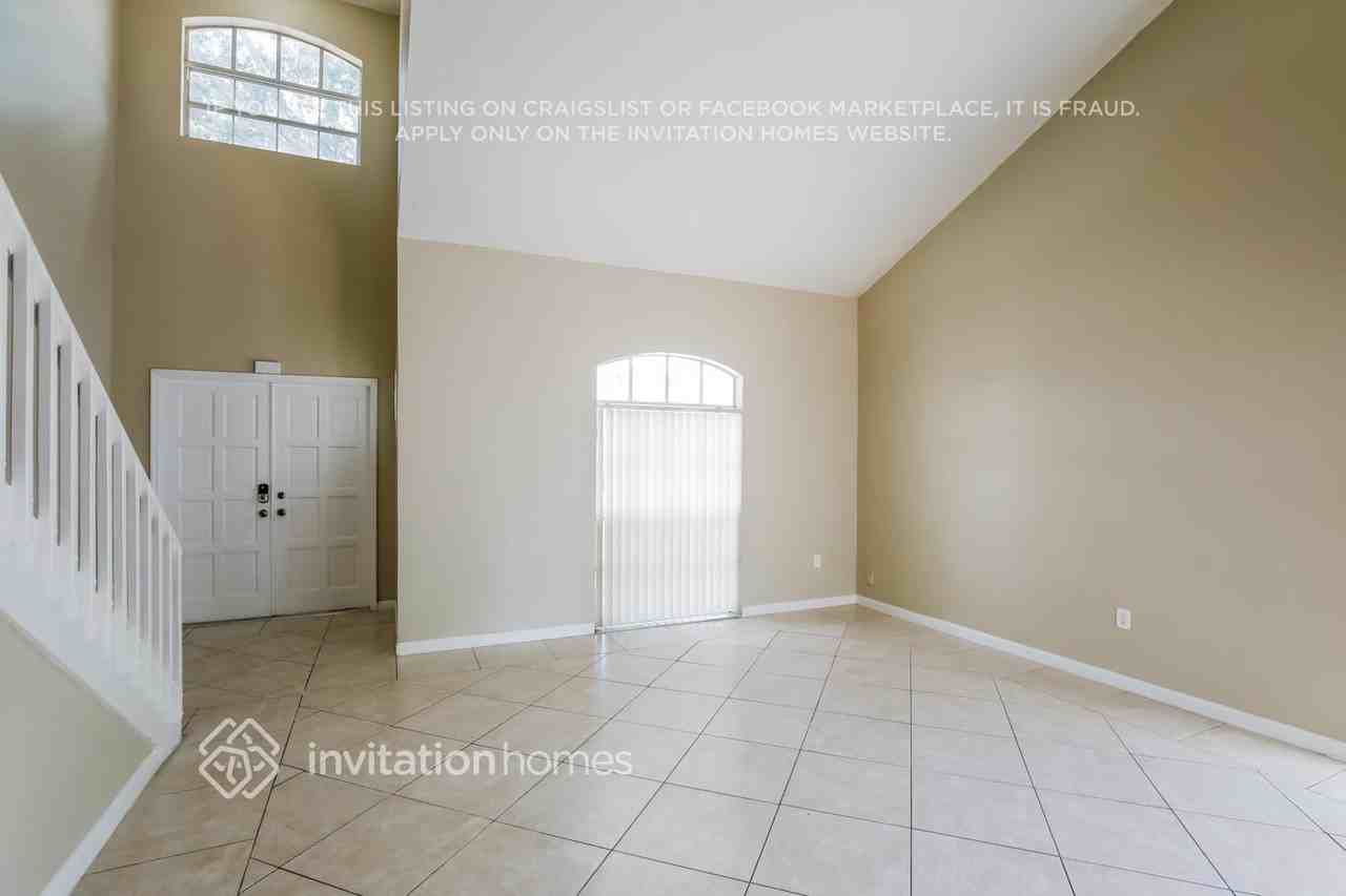 8229 Nw 199th Ter - Photo 4 of 18
