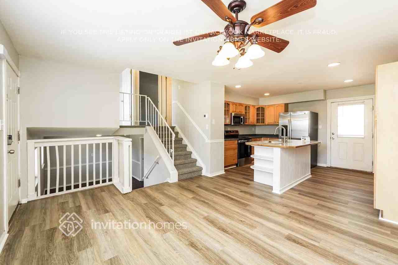 2410 Payne Cir W - Photo 6 of 19