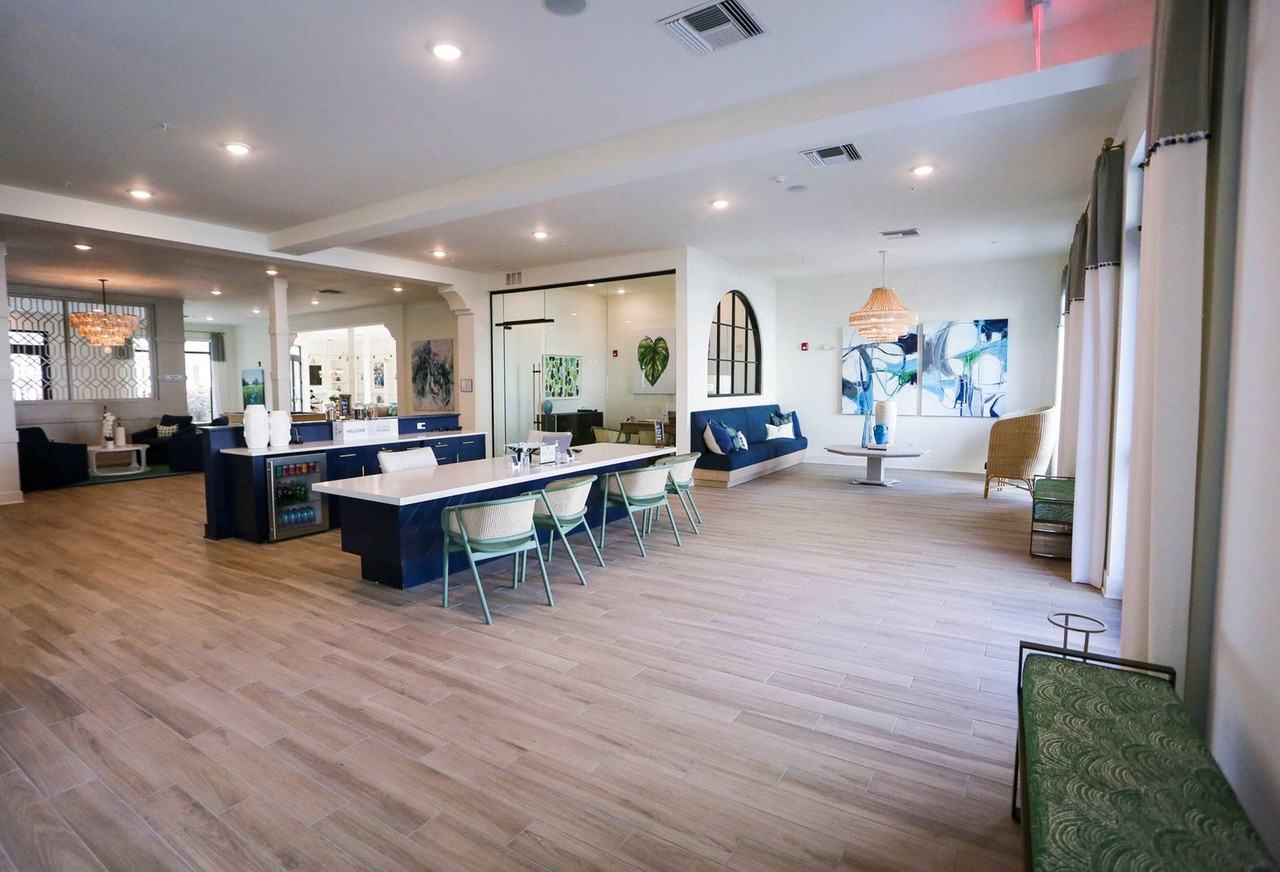 The Gray - Photo 5 of 28