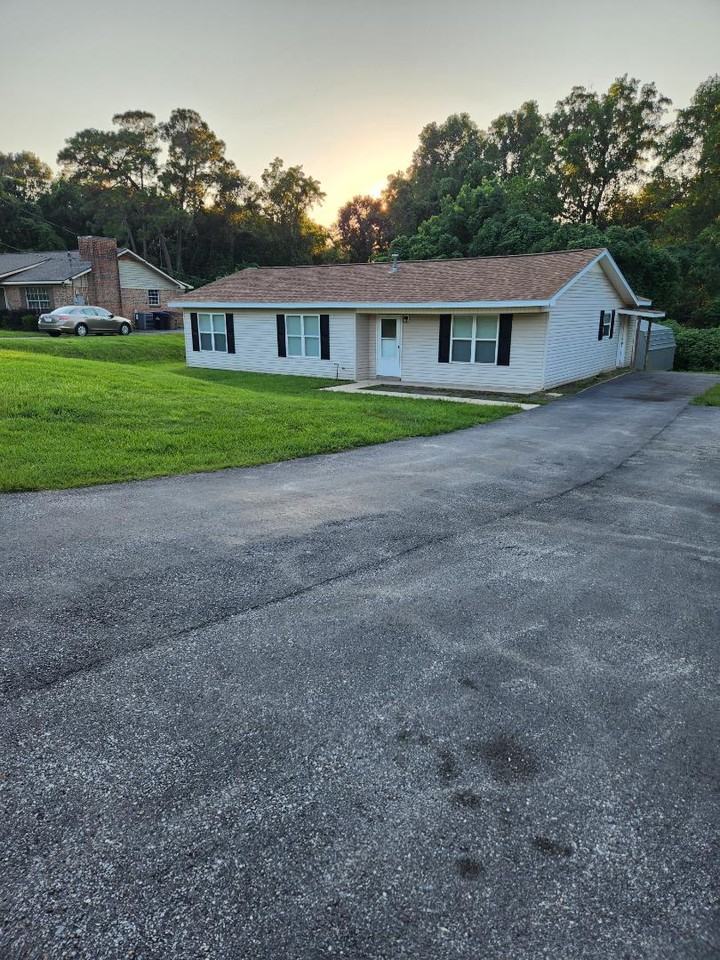 4690 Opal Dr - Photo 2 of 13