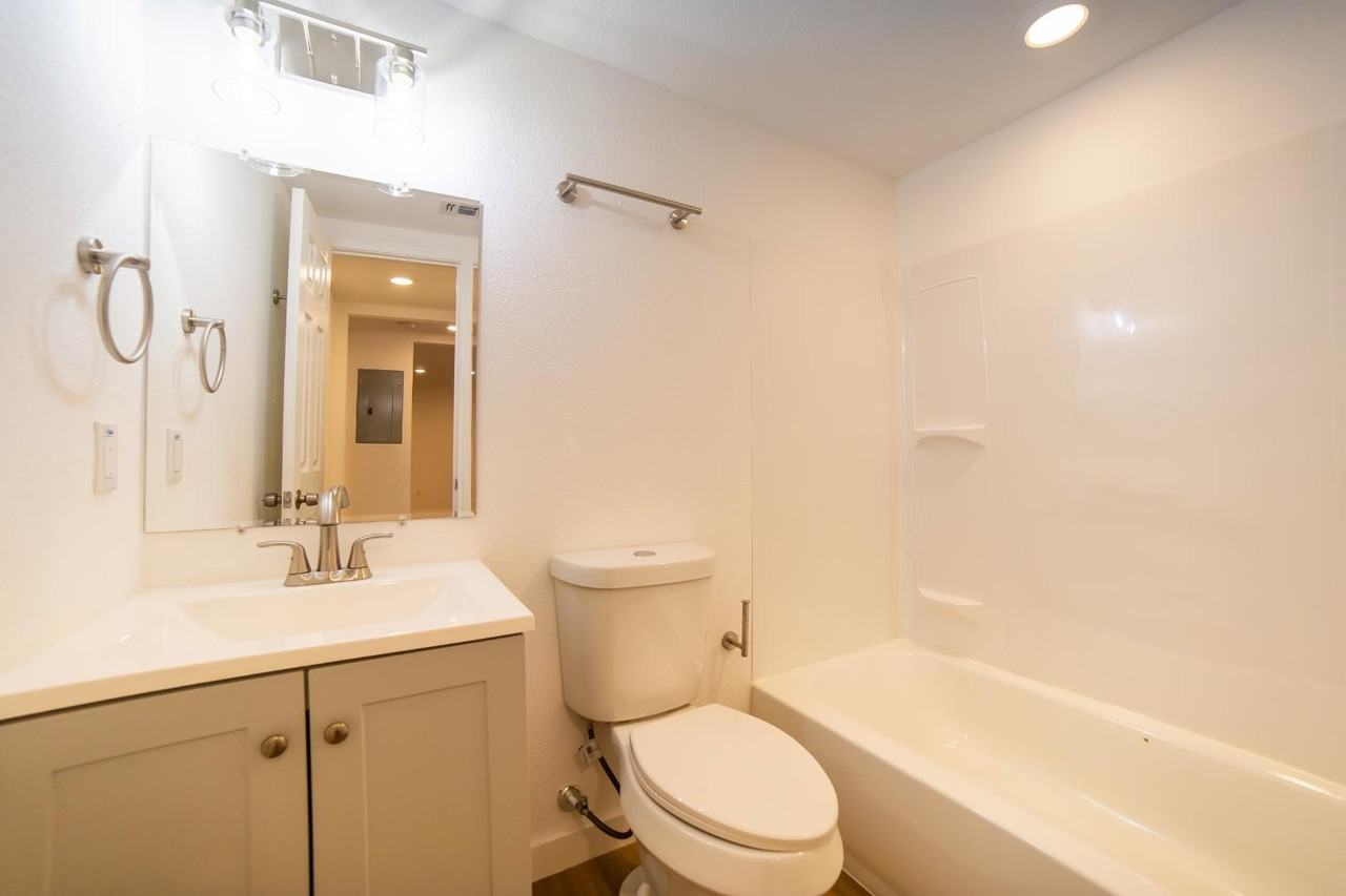 2326 Cincinnati Ave - Photo 4 of 10