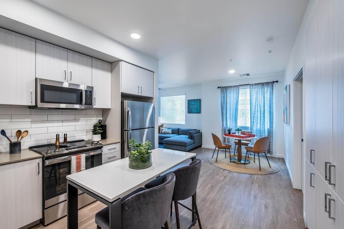 11611 Las Vegas Blvd S - Photo 3 of 24