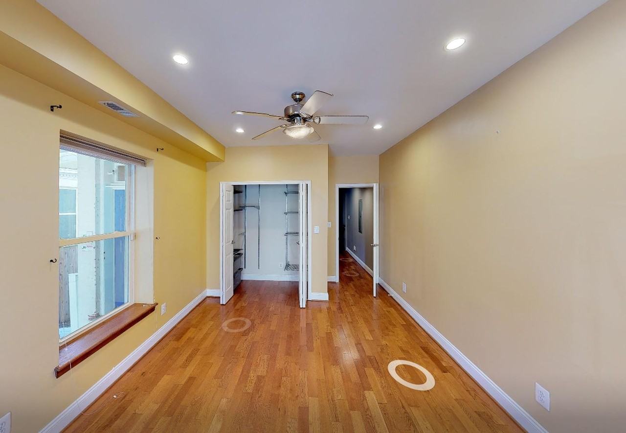 Gorgeous Columbia Heights home with charming patio - Photo 5 of 14