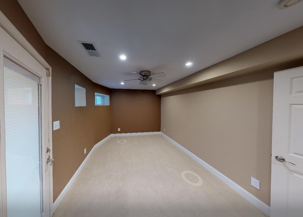 Gorgeous Columbia Heights home with charming patio - Photo 7 of 14
