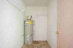 featured image of 1001 Ne Briarcreek Way