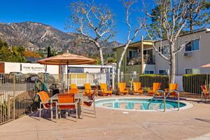 featured image of 3250 Fairesta St