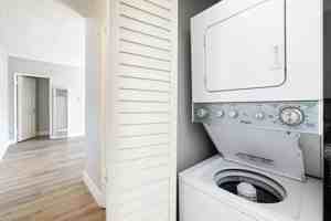 featured image of 3250 Fairesta St