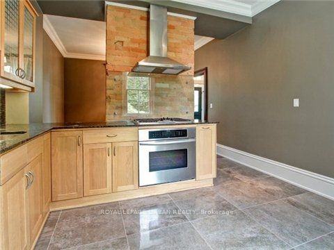 306 Seaton Street - Photo 2 of 19