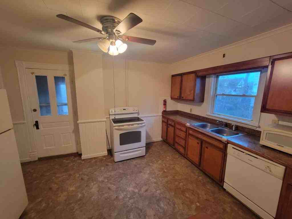 294 Guy Park Ave ##1r - Photo 4 of 9