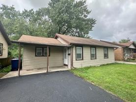 11232 S Normandy Ave - Photo 1 of 1