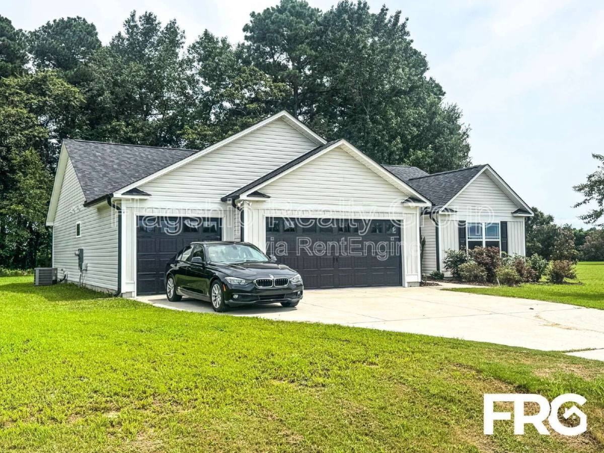 110 Highland Park Dr - Photo 3 of 10