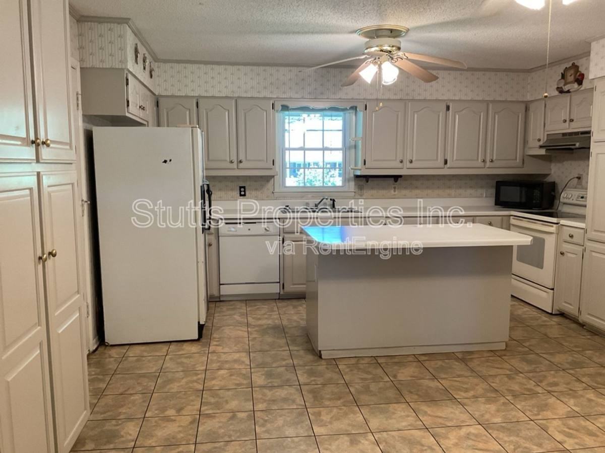 598 County Rd #61 - Photo 3 of 10