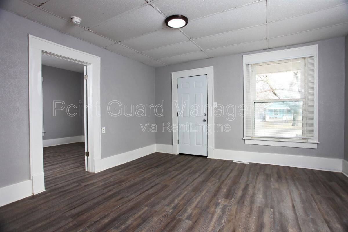 1225 S Pattie St - Photo 2 of 10