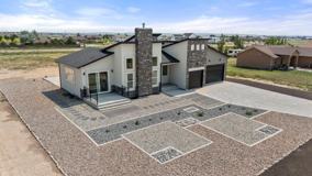 587 E Paradise Dr - Photo 1 of 1