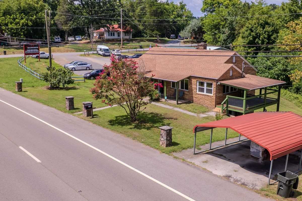 626 W Main St - Photo 2 of 19