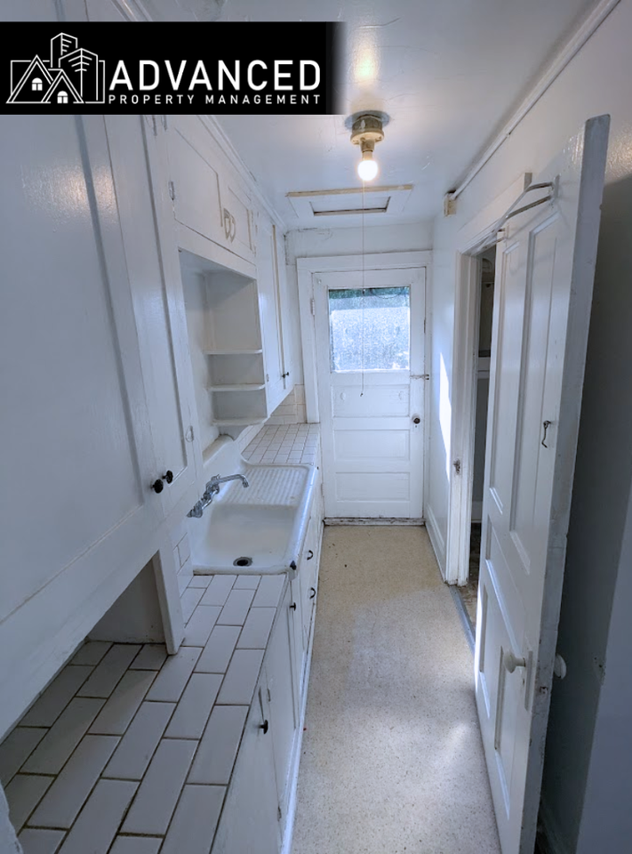 1644 Charles Street - Photo 3 of 6