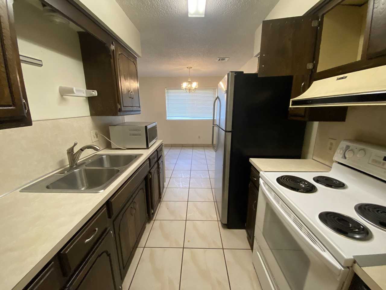 2625 Kings Rd - Photo 2 of 12