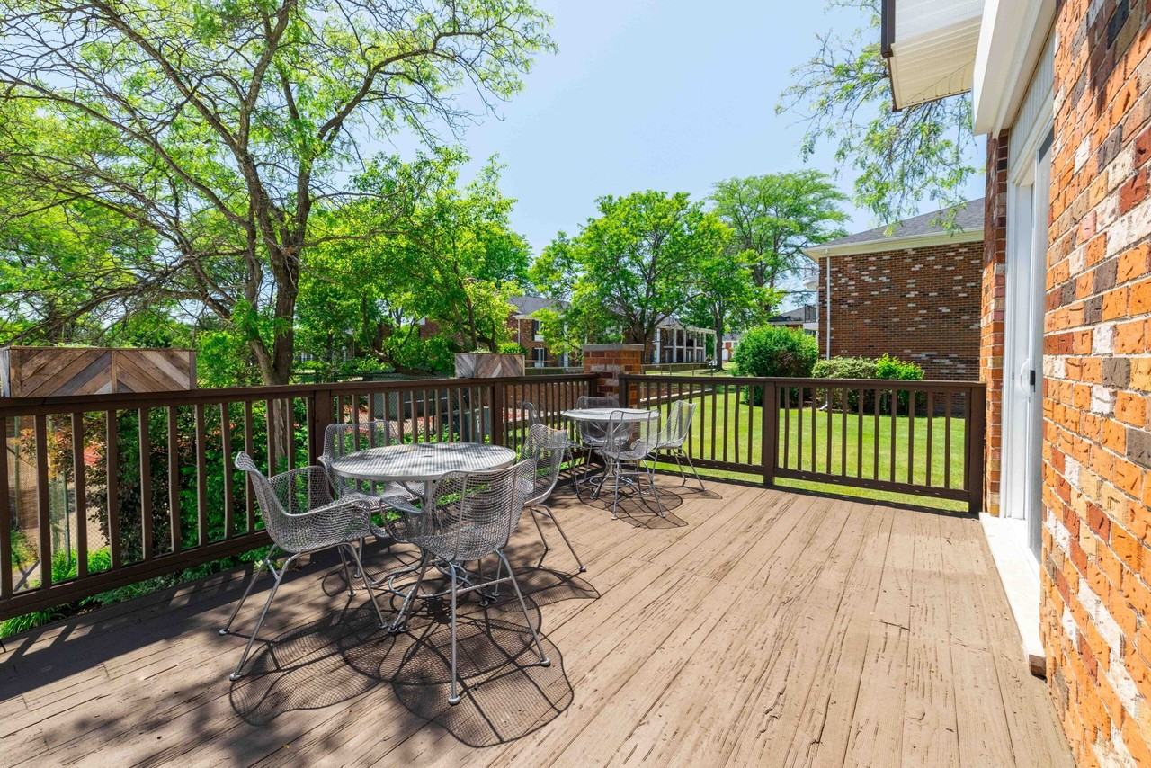 Knollwood Village Apartments - Photo 3 of 25