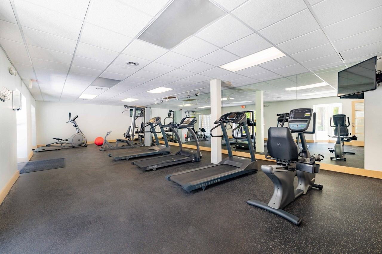 Knollwood Village Apartments - Photo 4 of 25