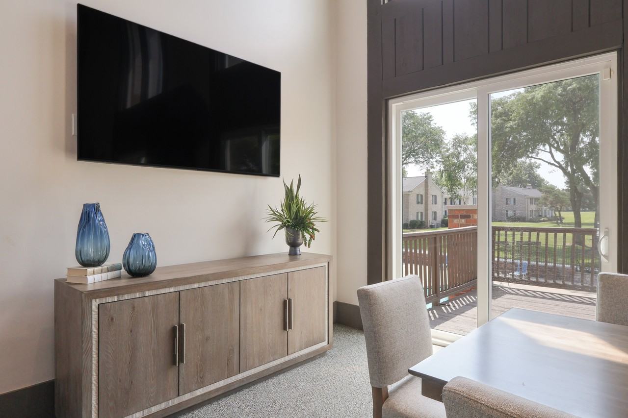 Knollwood Village Apartments - Photo 6 of 25