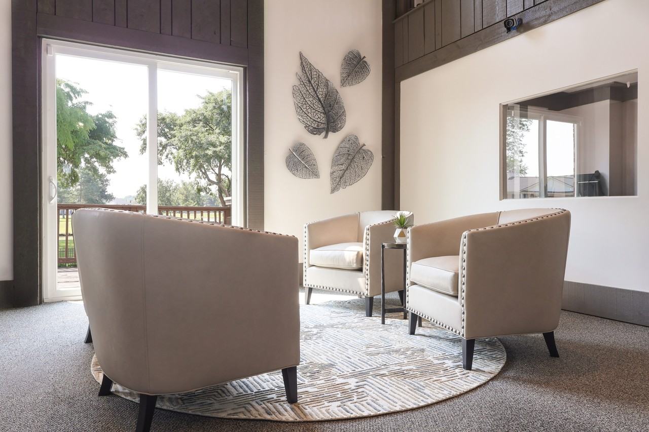 Knollwood Village Apartments - Photo 7 of 42