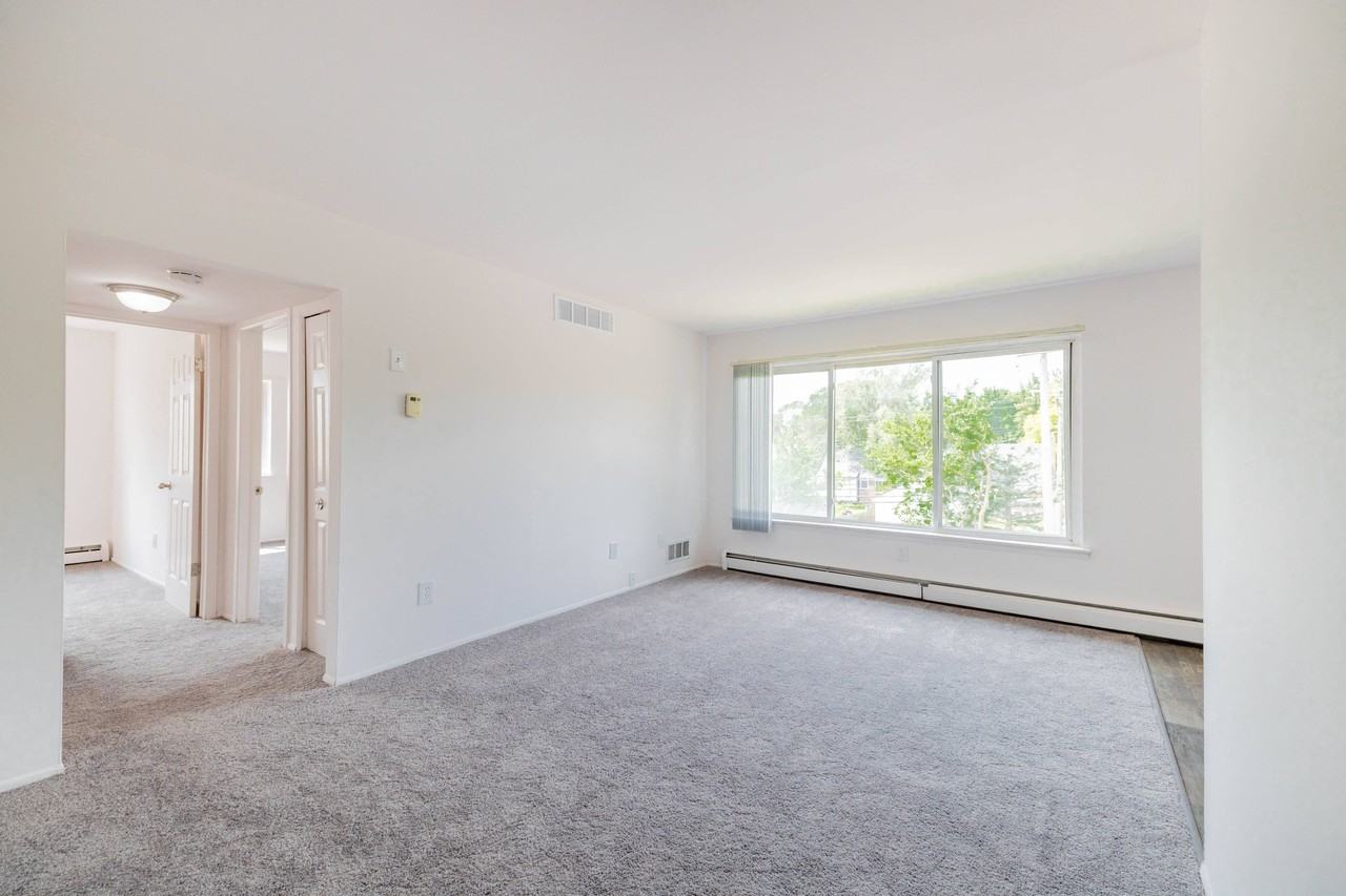 Cherry Hill Manor Apartments - Photo 7 of 15