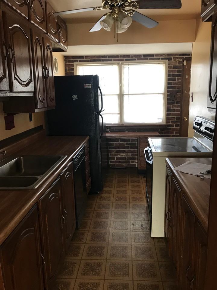 221 Ben Nevis Rd - Photo 3 of 7