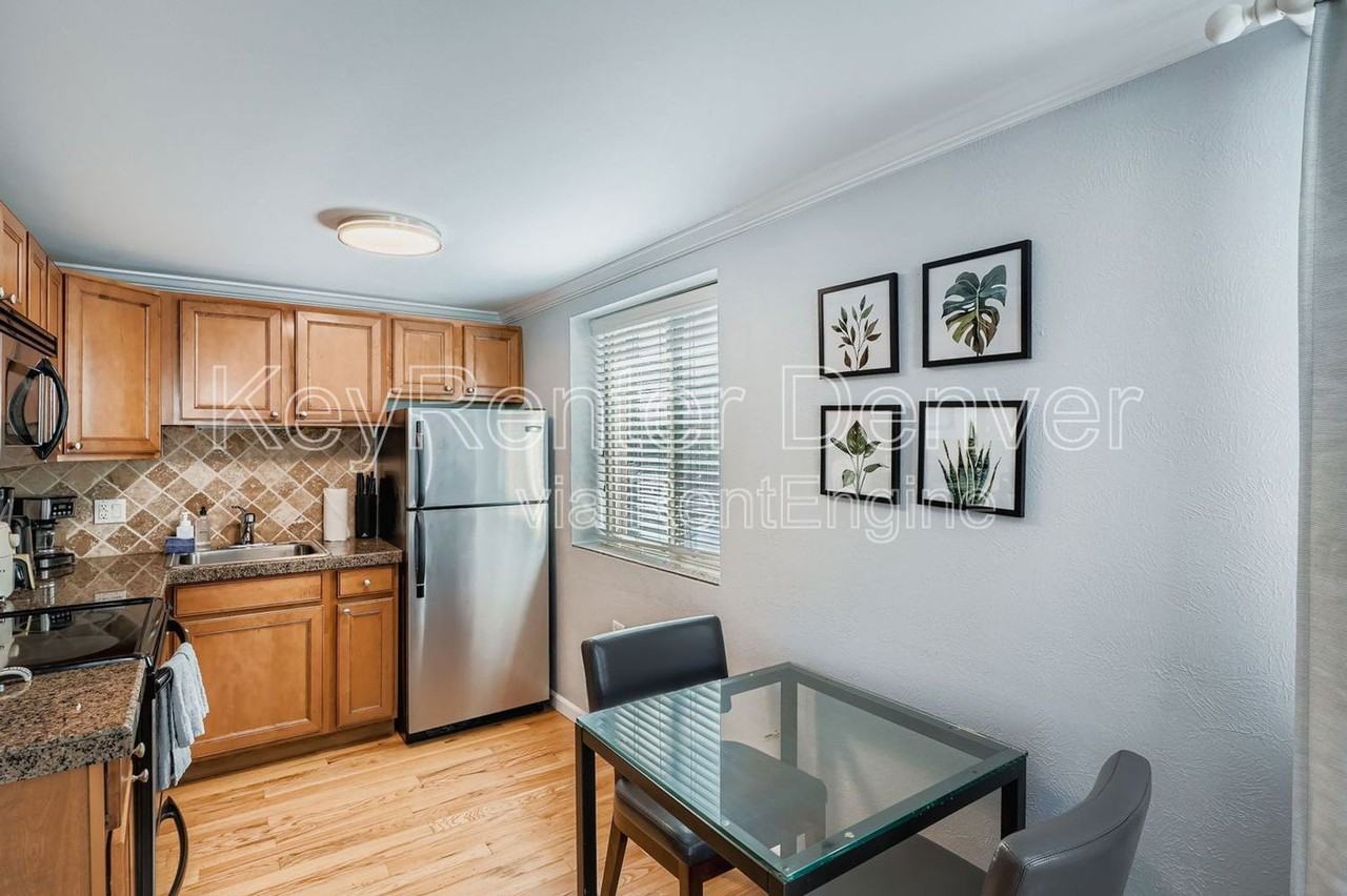 1327 Steele St #203 - Photo 4 of 22