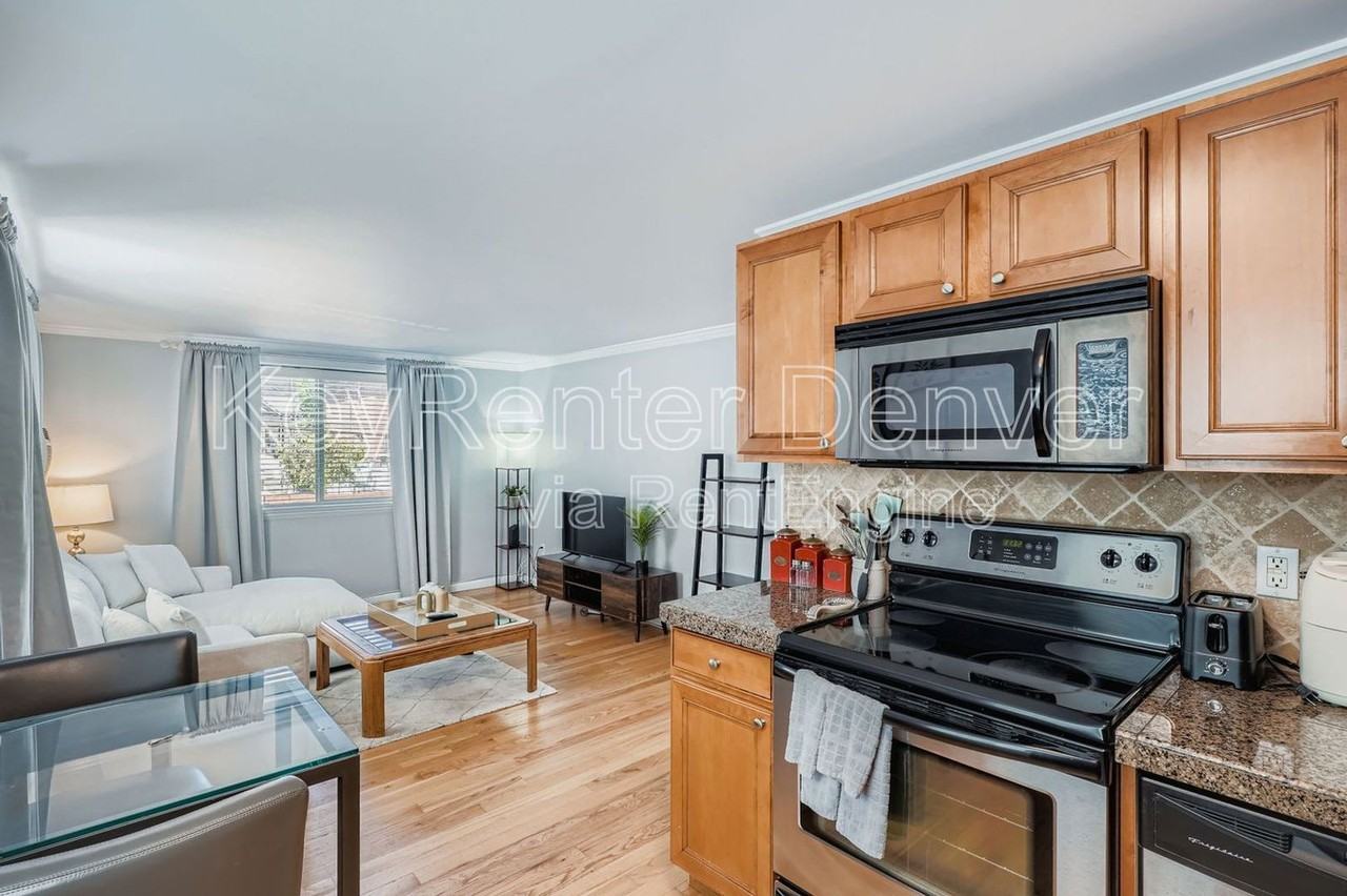 1327 Steele St #203 - Photo 7 of 22