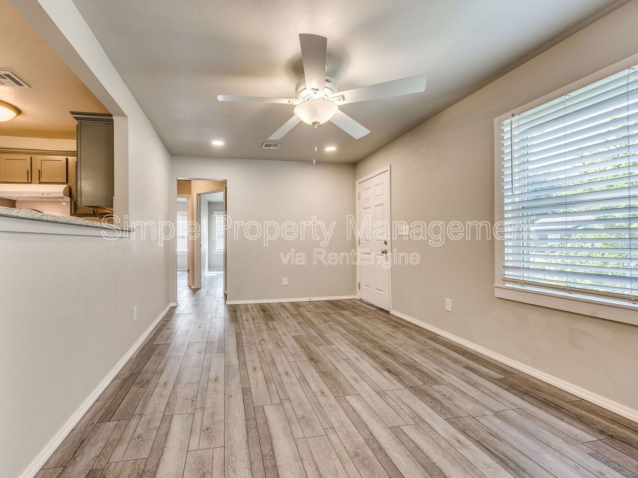 215 W Kittyhawk Dr - Photo 3 of 16