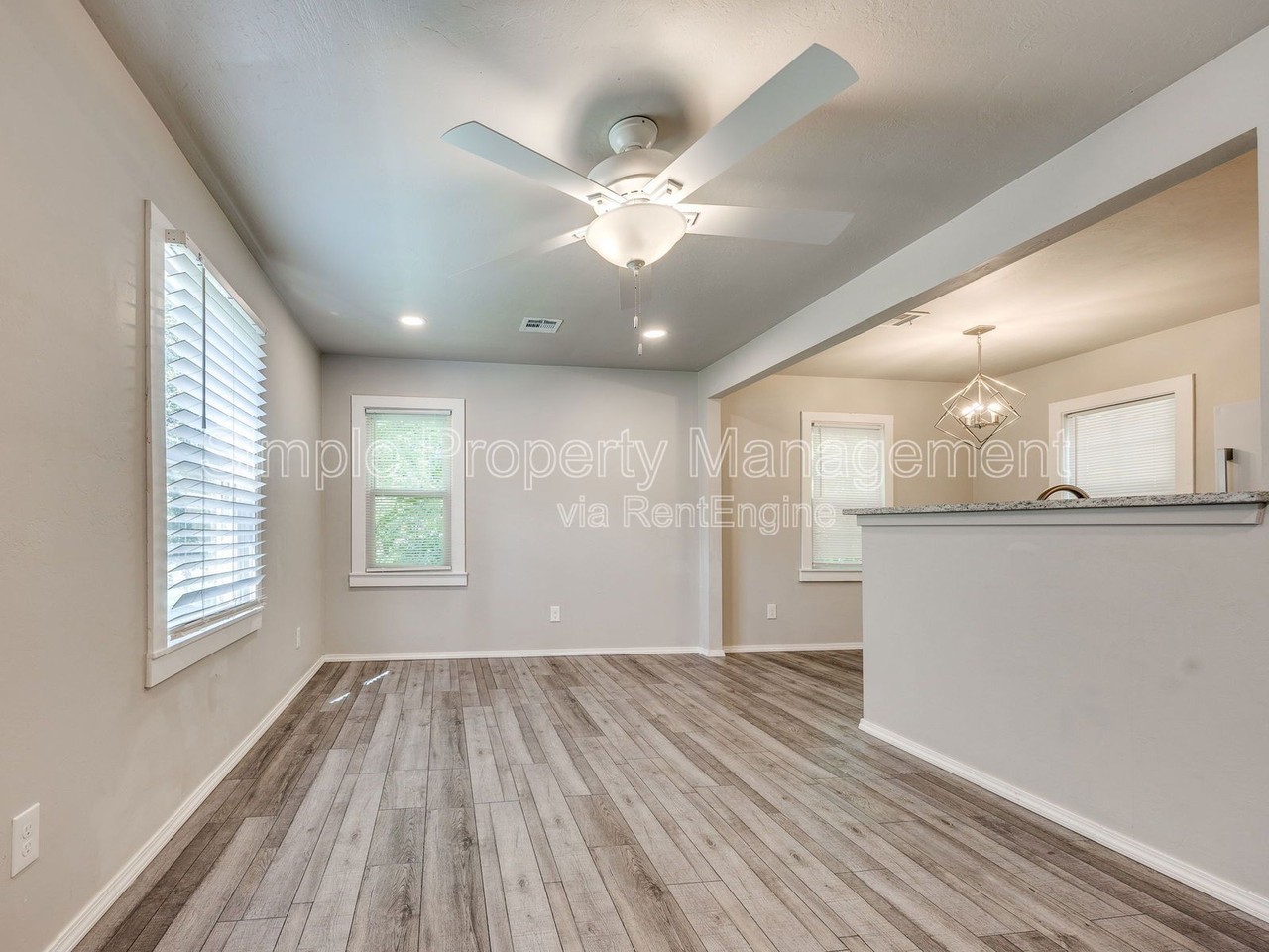 215 W Kittyhawk Dr - Photo 4 of 16