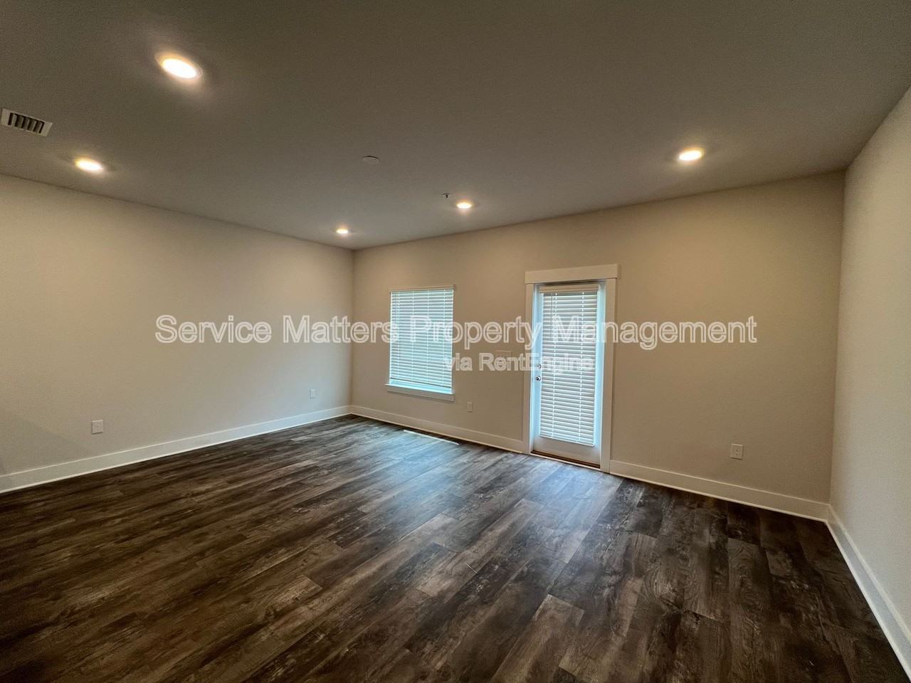 1615 Iroquois Ct - Photo 5 of 39