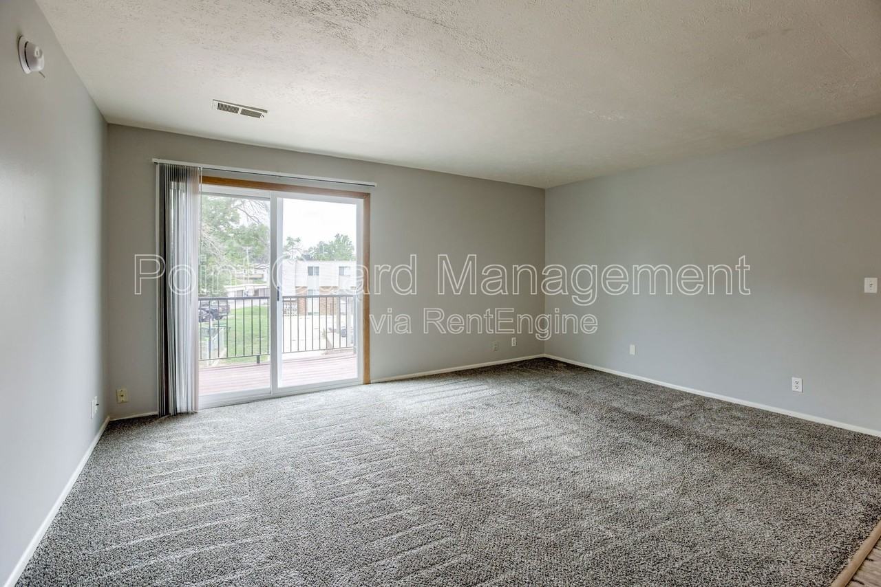 1502 Lee Dr #30 - Photo 3 of 34