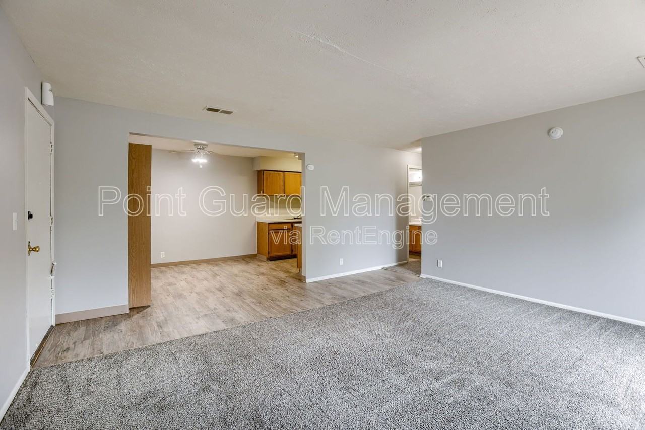1502 Lee Dr #30 - Photo 4 of 34