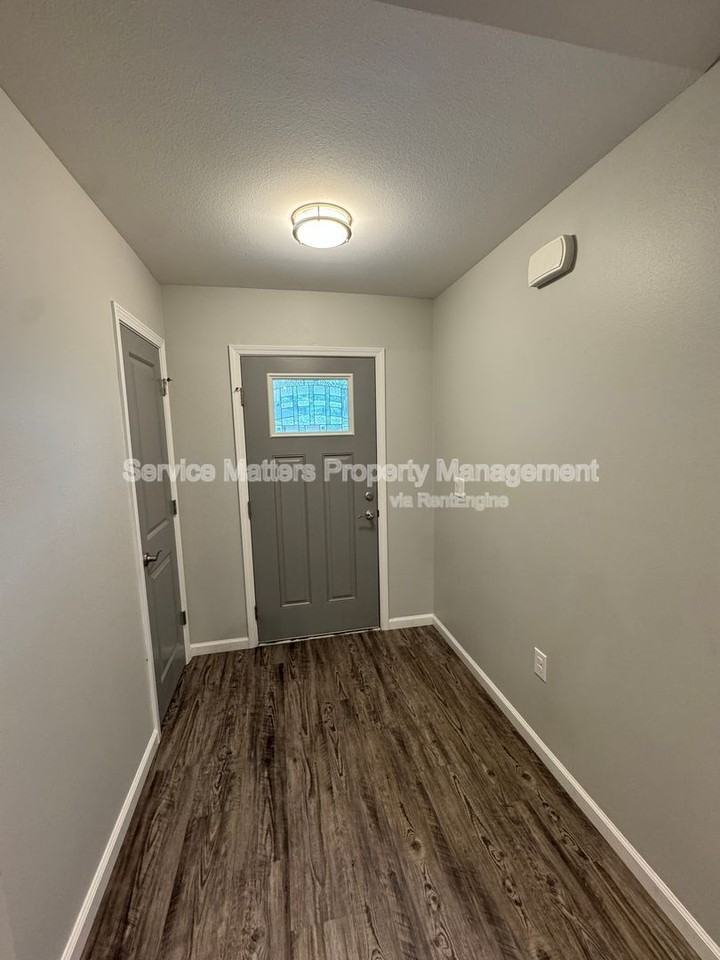 6850 Stirrup Ln - Photo 3 of 18