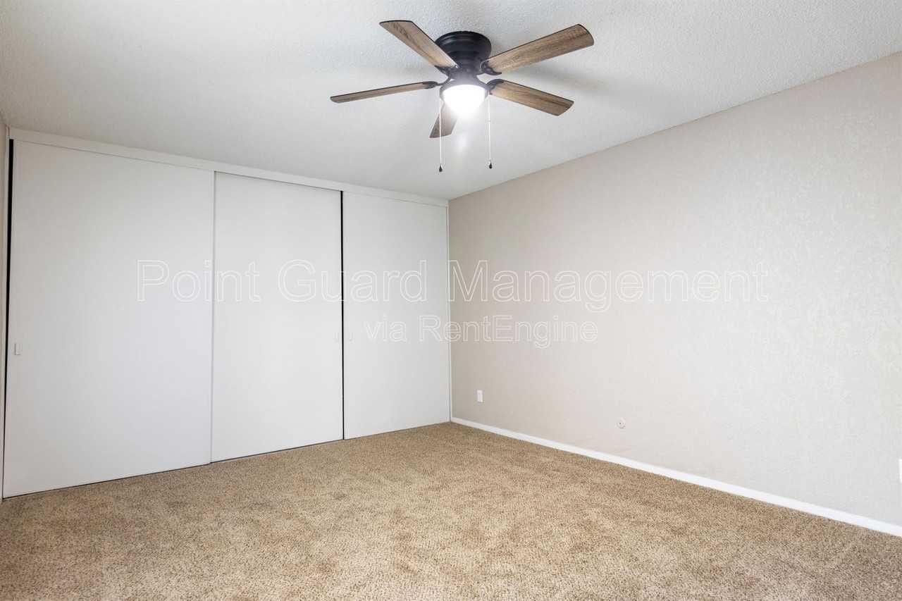 2240 Ridgmar Plz #43 - Photo 5 of 34