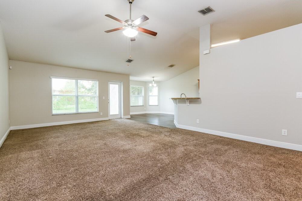 2080 Antler Dr - Photo 3 of 16