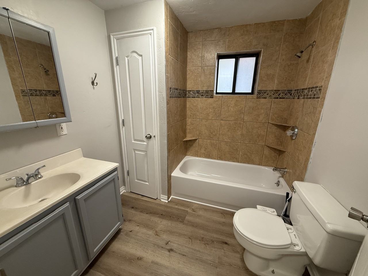 775 Southeast - Photo 5 of 26