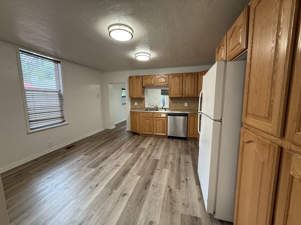 775 Southeast - Photo 5 of 26