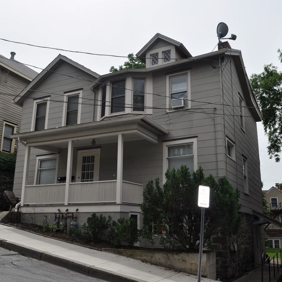 205 Williams Street - Photo 4 of 12