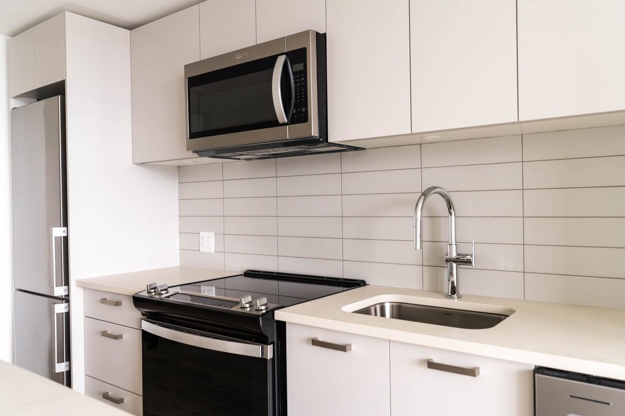 268 Nelson's Court #1902 - Photo 2 of 27