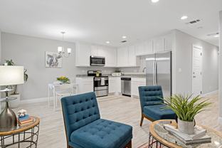 526 W Elm St - Photo 1 of 1