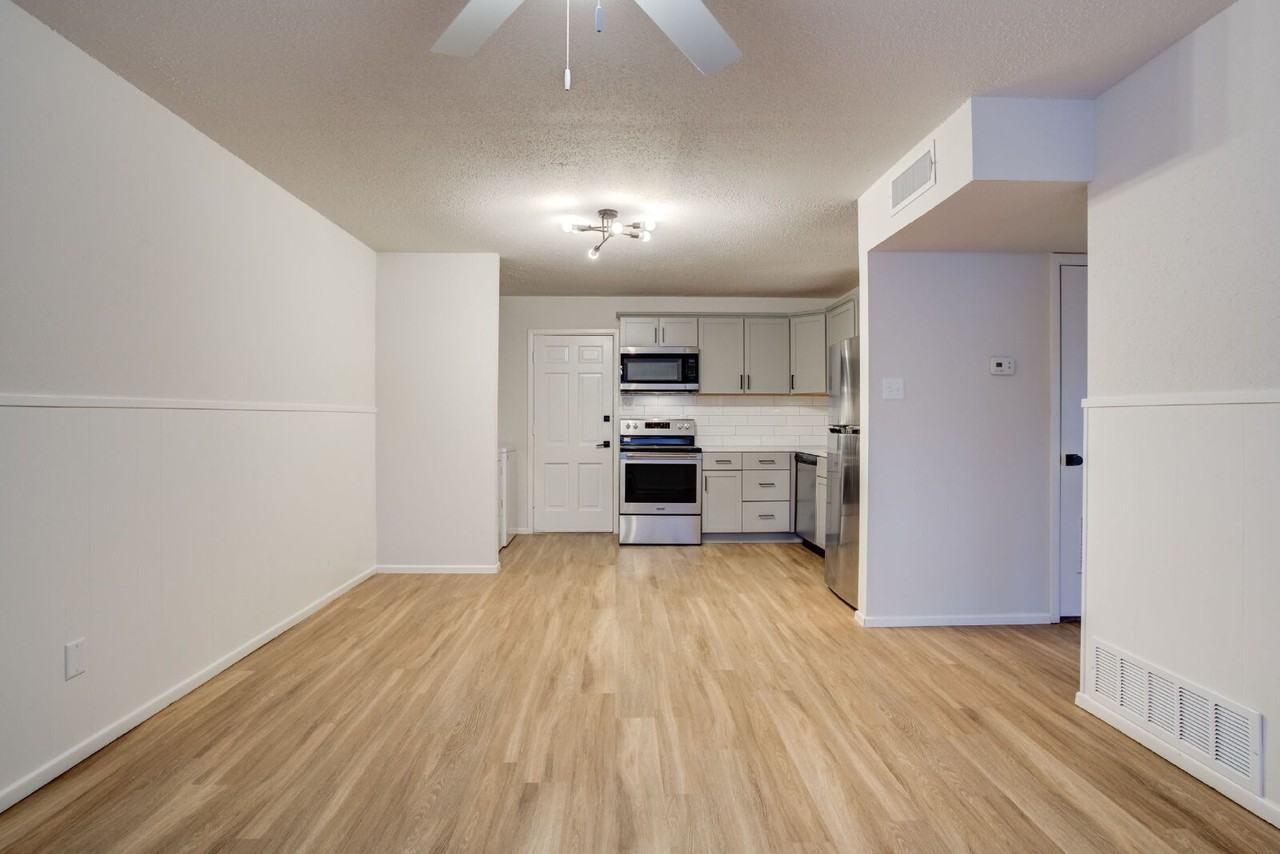 228 Hickory St - Photo 2 of 16